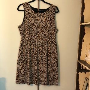 Leopard dress with belt and pockets